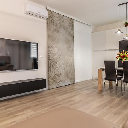 Gigi House Appartamento Piazza Mazzini 300M Dal Mare ليدو دي يسولو المظهر الخارجي الصورة