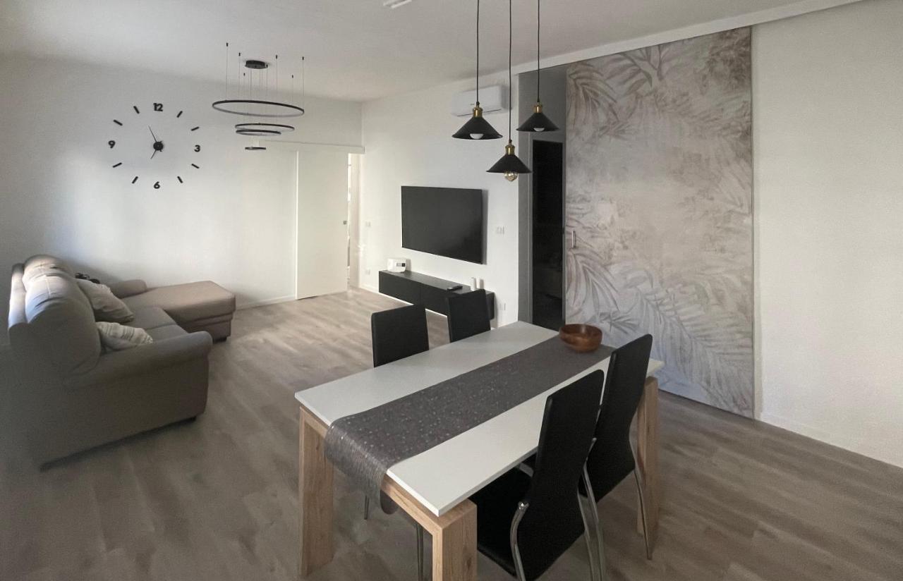 Gigi House Appartamento Piazza Mazzini 300M Dal Mare ليدو دي يسولو المظهر الخارجي الصورة